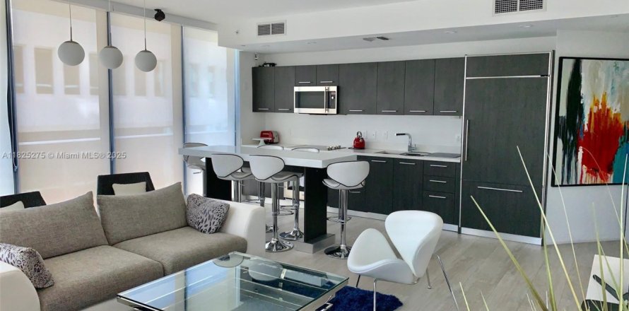 Condominio en Miami, Florida, 2 dormitorios № 1794741