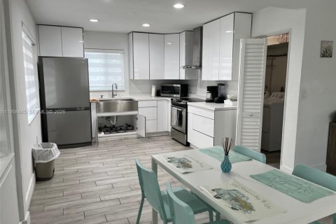 Propiedad comercial en venta en Miami, Florida, 310.76 m2 № 2034094 - foto 15