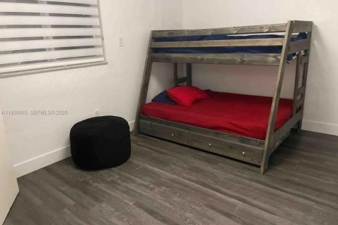 Propiedad comercial en venta en Miami, Florida, 310.76 m2 № 2034094 - foto 8