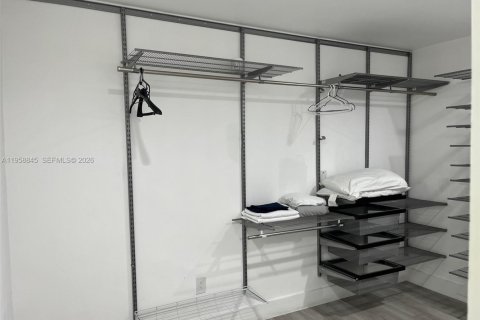 Propiedad comercial en venta en Miami, Florida, 310.76 m2 № 2034094 - foto 20