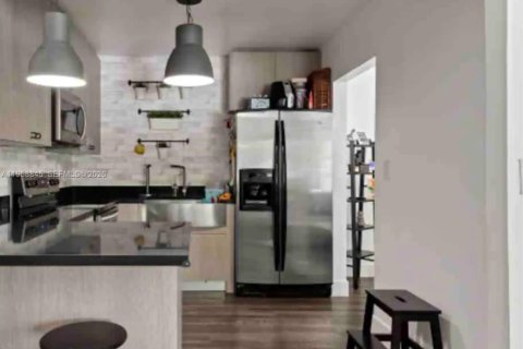 Propiedad comercial en venta en Miami, Florida, 310.76 m2 № 2034094 - foto 3