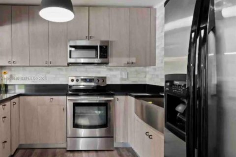 Propiedad comercial en venta en Miami, Florida, 310.76 m2 № 2034094 - foto 4