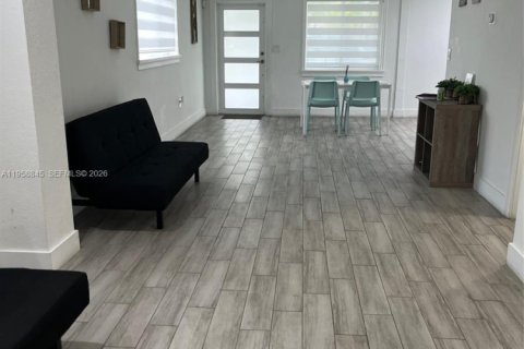 Propiedad comercial en venta en Miami, Florida, 310.76 m2 № 2034094 - foto 22