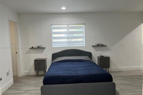 Propiedad comercial en venta en Miami, Florida, 310.76 m2 № 2034094 - foto 23