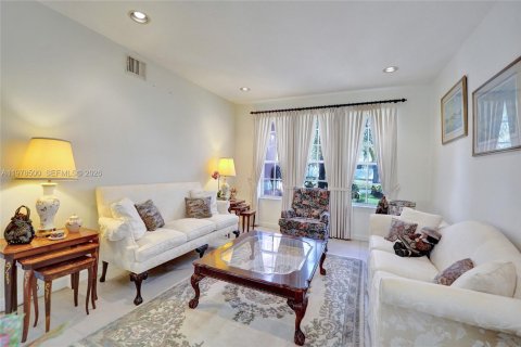 House in Miramar, Florida 5 bedrooms, 343 sq.m. № 2043328 - photo 14