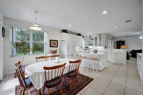 House in Miramar, Florida 5 bedrooms, 343 sq.m. № 2043328 - photo 26