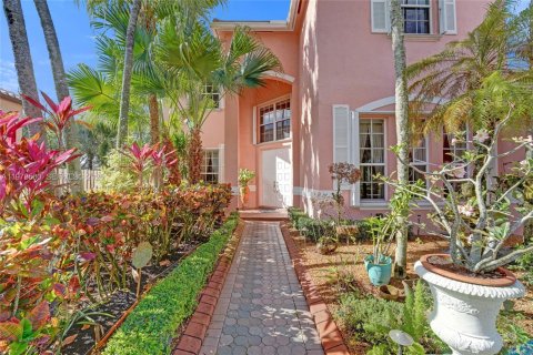 House in Miramar, Florida 5 bedrooms, 343 sq.m. № 2043328 - photo 2