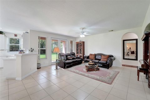 House in Miramar, Florida 5 bedrooms, 343 sq.m. № 2043328 - photo 30