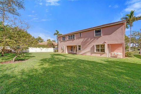 House in Miramar, Florida 5 bedrooms, 343 sq.m. № 2043328 - photo 3