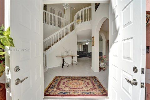 House in Miramar, Florida 5 bedrooms, 343 sq.m. № 2043328 - photo 6