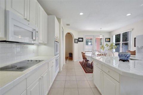 House in Miramar, Florida 5 bedrooms, 343 sq.m. № 2043328 - photo 20