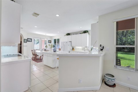 House in Miramar, Florida 5 bedrooms, 343 sq.m. № 2043328 - photo 23