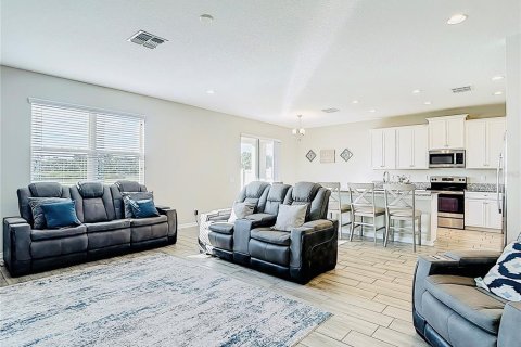 Casa en venta en Zephyrhills, Florida, 4 dormitorios, 240.15 m2 № 1901945 - foto 8