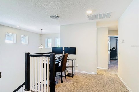 Casa en venta en Zephyrhills, Florida, 4 dormitorios, 240.15 m2 № 1901945 - foto 16