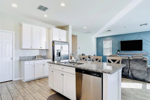 Casa en venta en Zephyrhills, Florida, 4 dormitorios, 240.15 m2 № 1901945 - foto 13