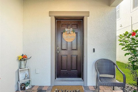 Casa en venta en Zephyrhills, Florida, 4 dormitorios, 240.15 m2 № 1901945 - foto 4