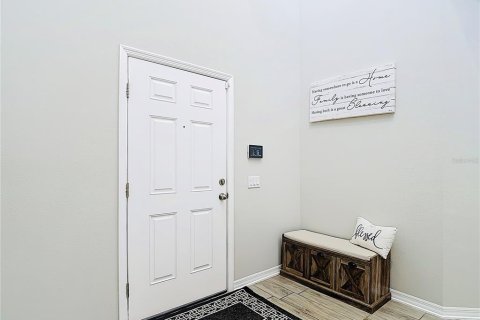 Casa en venta en Zephyrhills, Florida, 4 dormitorios, 240.15 m2 № 1901945 - foto 5
