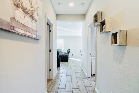 Casa en venta en Zephyrhills, Florida, 4 dormitorios, 240.15 m2 № 1901945 - foto 6