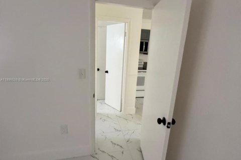 Casa en alquiler en North Miami Beach, Florida, 1 dormitorio, 274.25 m2 № 1950861 - foto 7