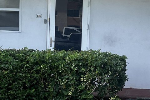 Купить кондоминиум в Санрайз, Флорида 2 спальни, 101.26м2, № 1973984 - фото 3