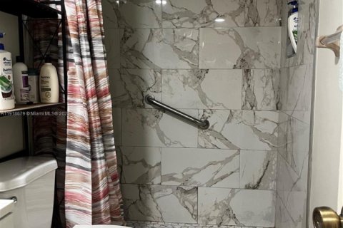 Купить кондоминиум в Санрайз, Флорида 2 спальни, 101.26м2, № 1973984 - фото 13