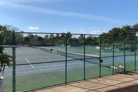 Copropriété à vendre à Miami, Floride: 2 chambres, 114.18 m2 № 1937525 - photo 17