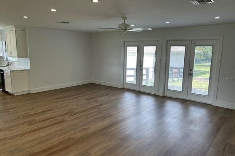 Villa ou maison à louer à Ocala, Floride: 4 chambres, 211.45 m2 № 2402864 - photo 5