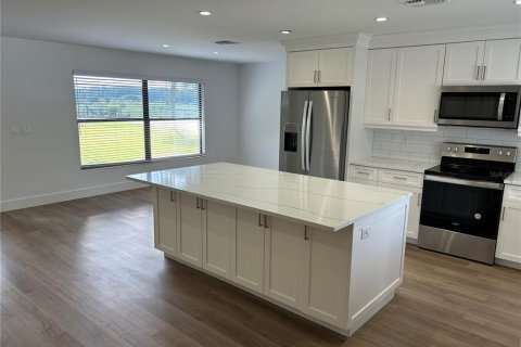 Villa ou maison à louer à Ocala, Floride: 4 chambres, 211.45 m2 № 2402864 - photo 8