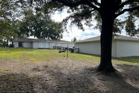 Villa ou maison à louer à Ocala, Floride: 4 chambres, 211.45 m2 № 2402864 - photo 25
