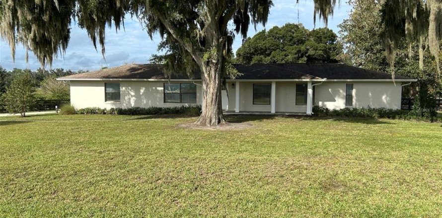 Villa ou maison à Ocala, Floride 4 chambres, 211.45 m2 № 2402864