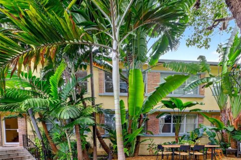 Condominio en alquiler en Miami Beach, Florida, 2 dormitorios, 69.68 m2 № 2008439 - foto 28