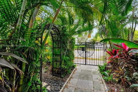 Condominio en alquiler en Miami Beach, Florida, 2 dormitorios, 69.68 m2 № 2008439 - foto 2