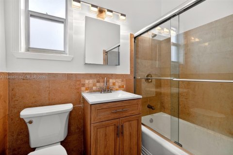 Condominio en alquiler en Miami Beach, Florida, 2 dormitorios, 69.68 m2 № 2008439 - foto 16