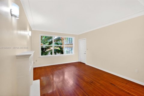 Condominio en alquiler en Miami Beach, Florida, 2 dormitorios, 69.68 m2 № 2008439 - foto 17