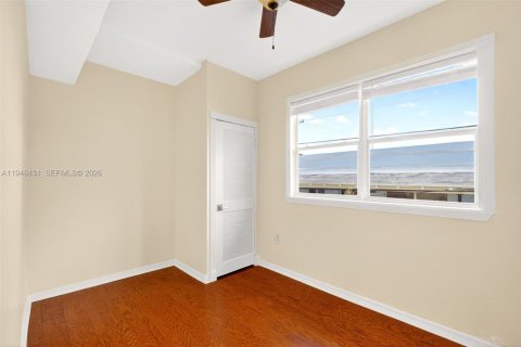 Condominio en alquiler en Miami Beach, Florida, 2 dormitorios, 69.68 m2 № 2008439 - foto 21