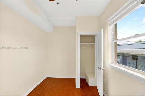 Condominio en alquiler en Miami Beach, Florida, 2 dormitorios, 69.68 m2 № 2008439 - foto 24