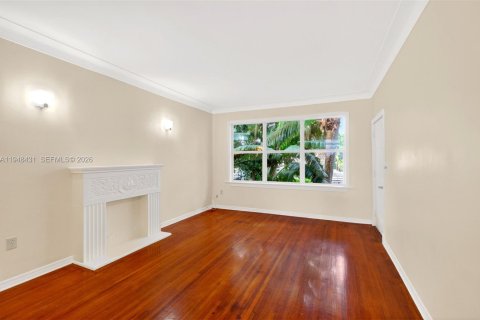 Condominio en alquiler en Miami Beach, Florida, 2 dormitorios, 69.68 m2 № 2008439 - foto 8