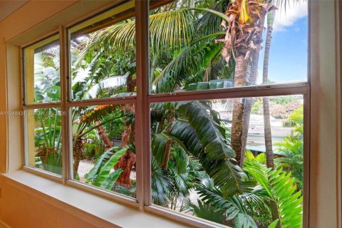 Condominio en alquiler en Miami Beach, Florida, 2 dormitorios, 69.68 m2 № 2008439 - foto 10