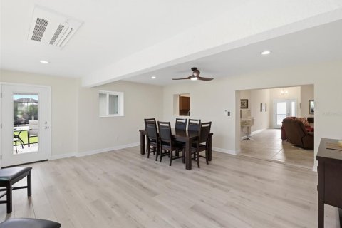 Villa ou maison à vendre à The Villages, Floride: 3 chambres, 182.09 m2 № 2334196 - photo 6
