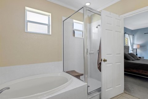 House in Palmetto, Florida 3 bedrooms, 243.68 sq.m. № 2429254 - photo 4