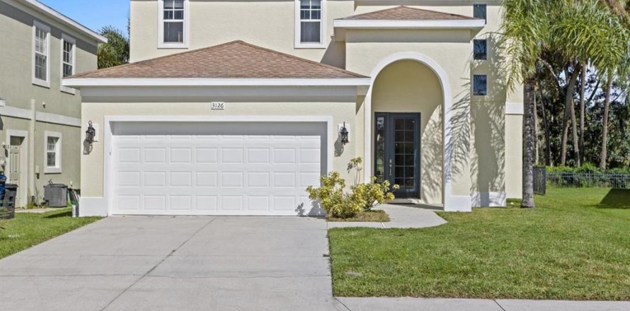 House in Palmetto, Florida 3 bedrooms, 243.68 sq.m. № 2429254