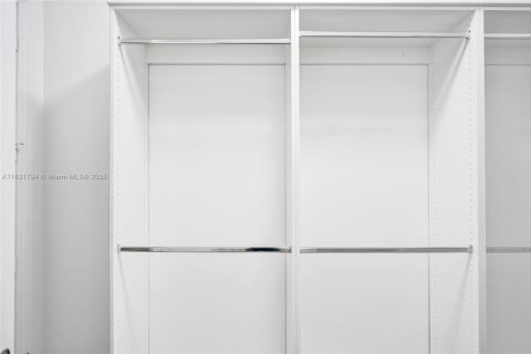 Купить виллу или дом в Дейви, Флорида 5 спален, 411.19м2, № 2241914 - фото 29