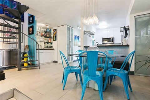 Copropriété à vendre à Miami, Floride: 2 chambres, 111.48 m2 № 2010956 - photo 8