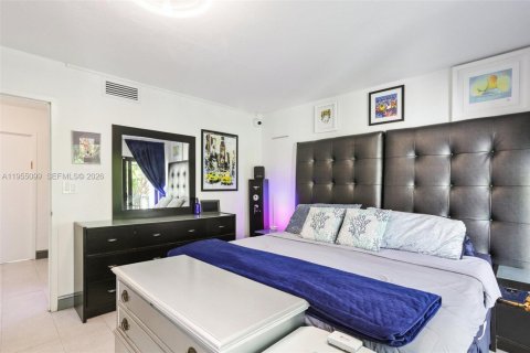 Copropriété à vendre à Miami, Floride: 2 chambres, 111.48 m2 № 2010956 - photo 23