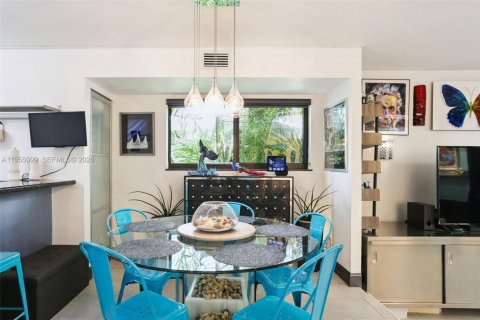 Copropriété à vendre à Miami, Floride: 2 chambres, 111.48 m2 № 2010956 - photo 6