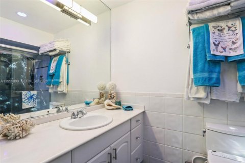 Copropriété à vendre à Miami, Floride: 2 chambres, 111.48 m2 № 2010956 - photo 11