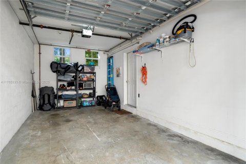 Touwnhouse à vendre à Miami, Floride: 2 chambres, 148.18 m2 № 1691508 - photo 19