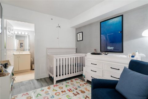 Touwnhouse à vendre à Miami, Floride: 2 chambres, 148.18 m2 № 1691508 - photo 12