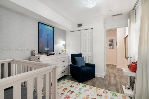 Touwnhouse à vendre à Miami, Floride: 2 chambres, 148.18 m2 № 1691508 - photo 11