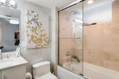 Touwnhouse à vendre à Miami, Floride: 2 chambres, 148.18 m2 № 1691508 - photo 15